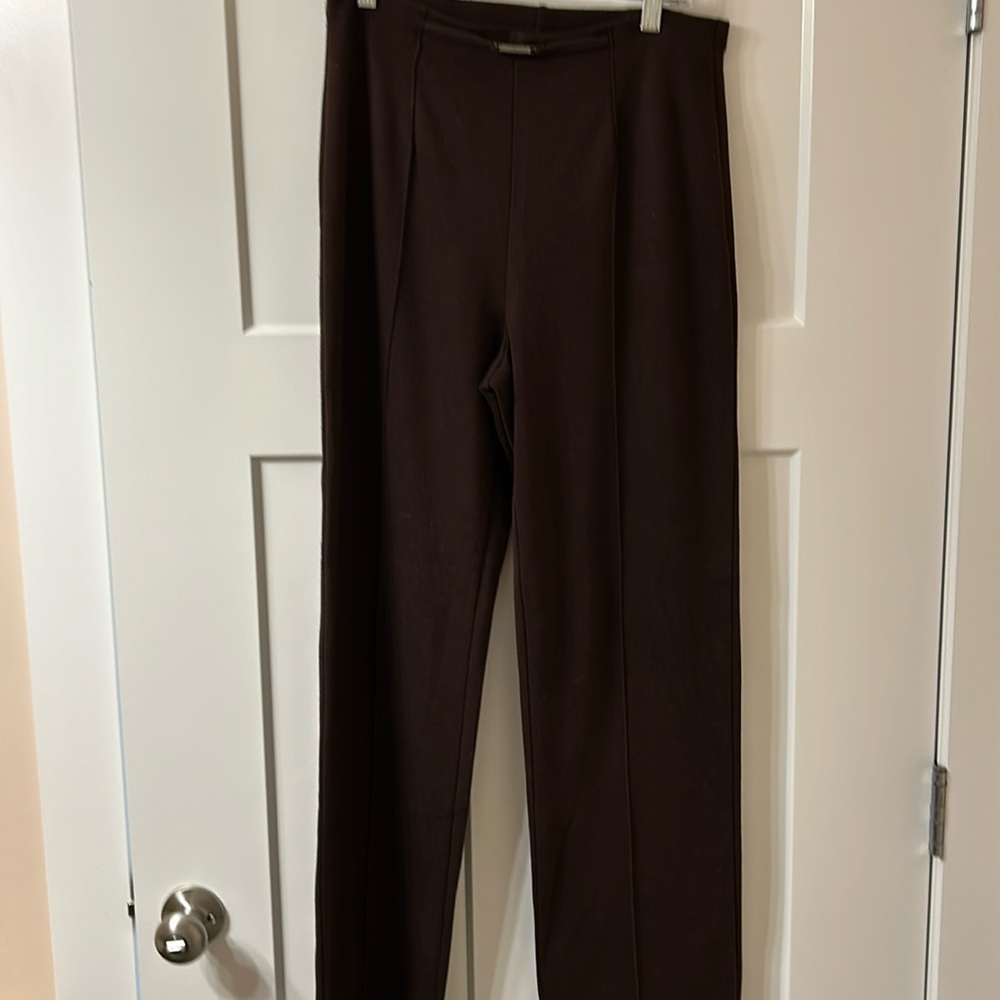 Women’s pull on pants.